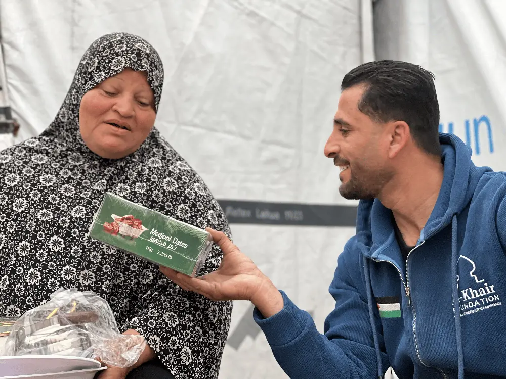 هل يمكن أن تصل الطمأنينة بصندوق؟ هدية رمضان التي وصلت غزة