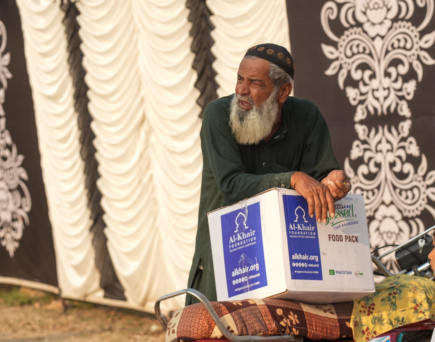عندما يصل الخير مع رمضان: قصص إنسانية خلف الطرود الغذائية في باكستان