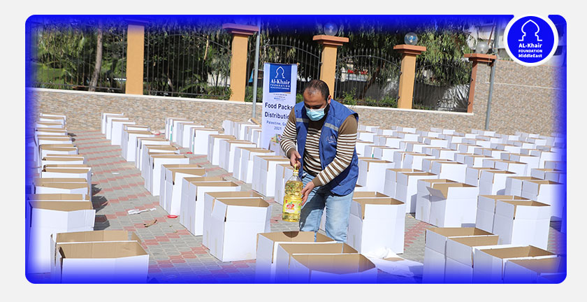 الخير توزع مئات الطرود على العائلات الأشد فقراً في غزة