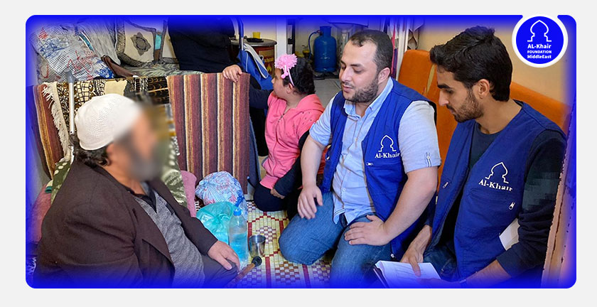الخير تقدم مساعدات مالية لعشرات الأسر من اللاجئين في كِلّس