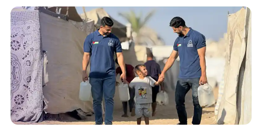 سقيا الماء نحو غزة.. قوافل الخير تروي مخيمات النزوح بالمياه النظيفة